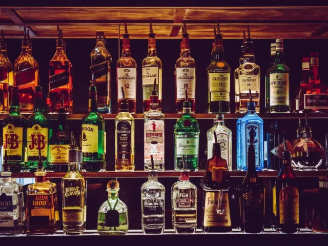 Rum kaufen leicht gemacht: Der große Online-Guide 💡 – Entdecke hochwertige Spirituosen, Top-Rum-Marken & Tipps fürs perfekte Rum-Tasting
